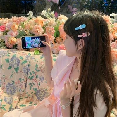 深深腥红